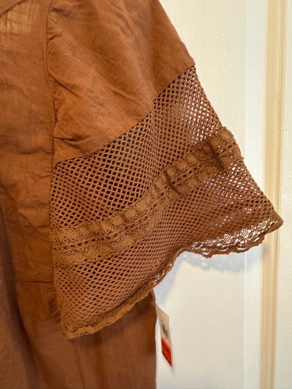 Ladies Old Navy rust colored blouse with lace accents size Medium NWT - Picture 2 of 15